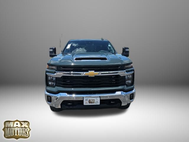 2025 Chevrolet Silverado 2500HD LT photo 2