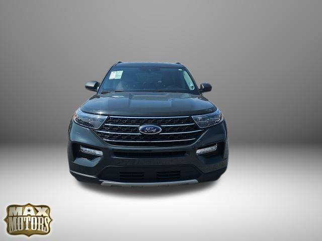 2023 Ford Explorer XLT photo 2