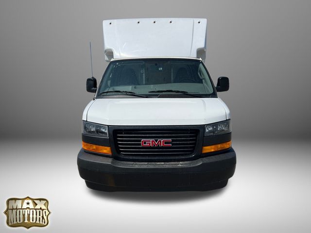 2022 Gmc Savana Cutaway 3500 photo 2