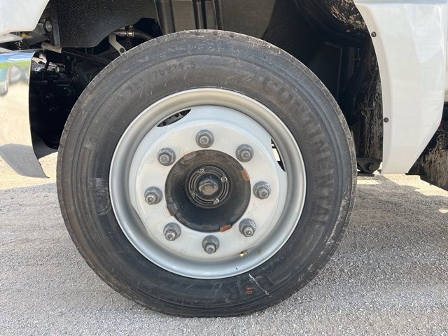 2023 Chevrolet Silverado 6500HD Work Truck photo 4