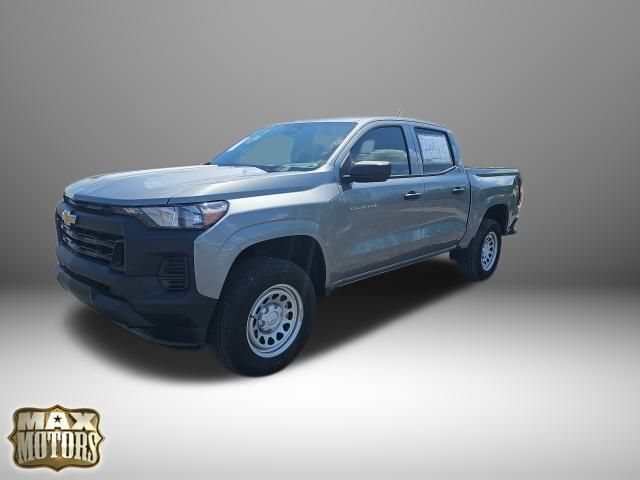 2025 Chevrolet Colorado LT photo 2