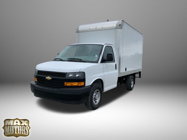 2022 Chevrolet Express Cutaway 3500 Base photo 3