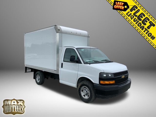 2022 Chevrolet Express Cutaway Truck 
