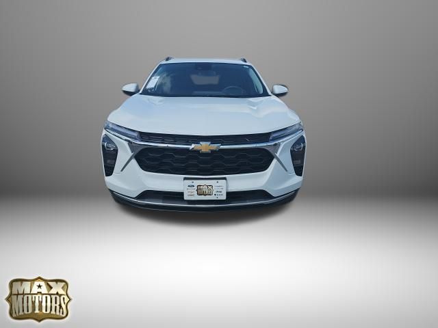 2024 Chevrolet Trax LT photo 2