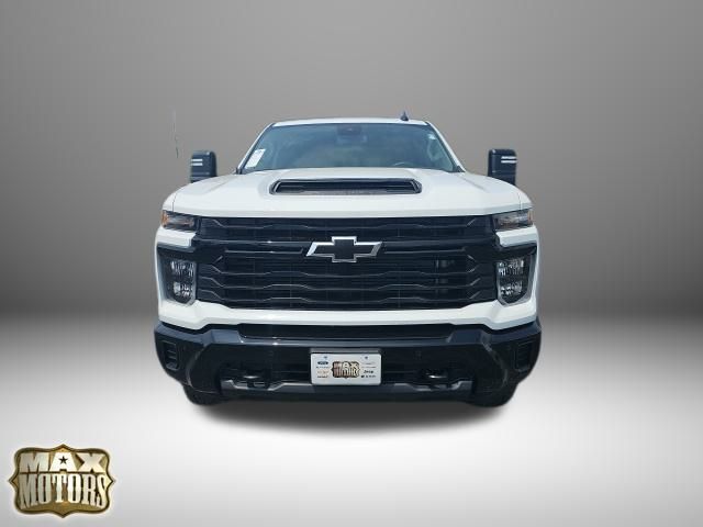 2025 Chevrolet Silverado 2500HD Custom photo 2