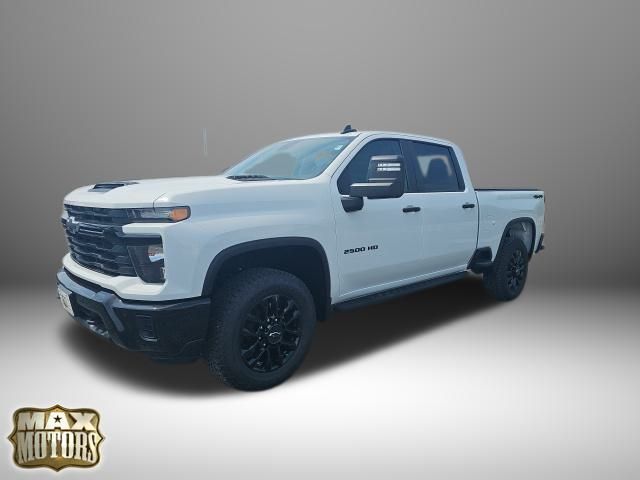 2025 Chevrolet Silverado 2500HD Custom photo 3