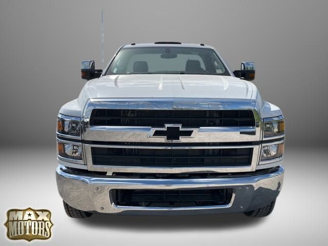 2023 Chevrolet Silverado 6500HD Work Truck photo 2