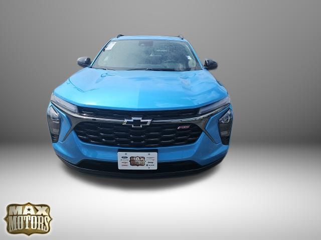 2025 Chevrolet Trax photo 2