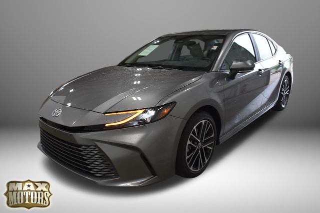 2025 Toyota Camry XLE photo 3