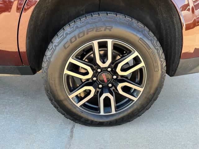 2022 Gmc Yukon AT4 photo 4