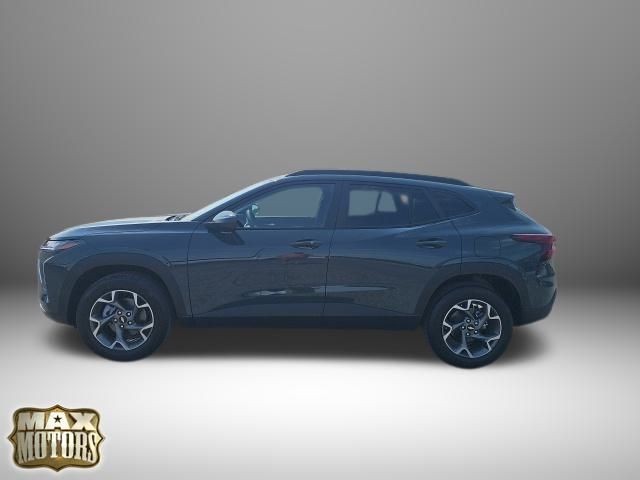 2025 Chevrolet Trax LT photo 4