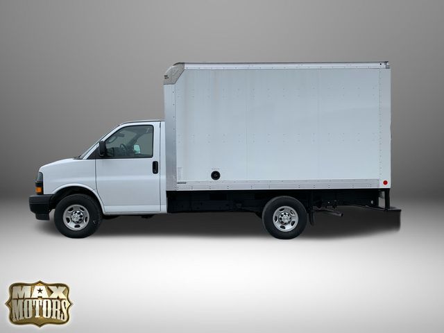 2022 Chevrolet Express Cutaway 3500 Base photo 4