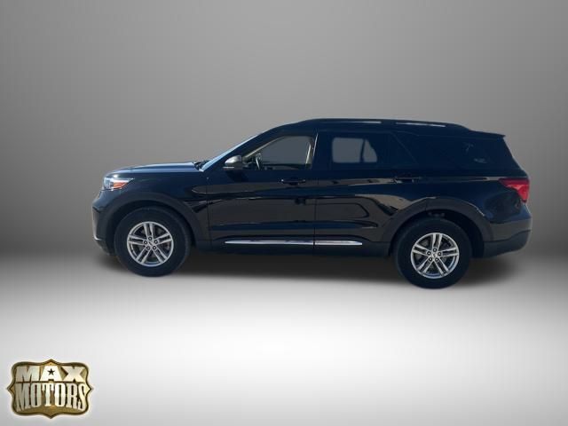 2023 Ford Explorer XLT photo 3