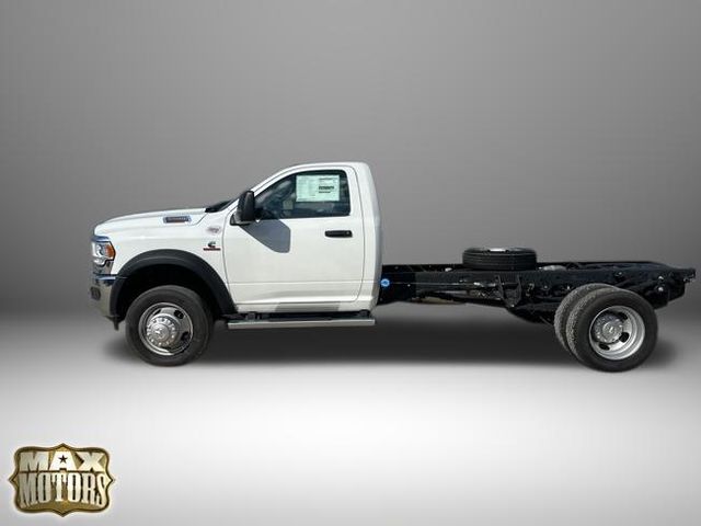 2024 Ram 5500 Tradesman photo 2