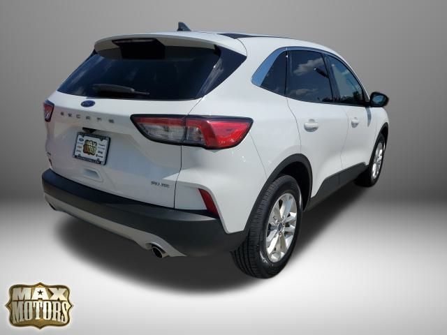 2022 Ford Escape SE photo 3