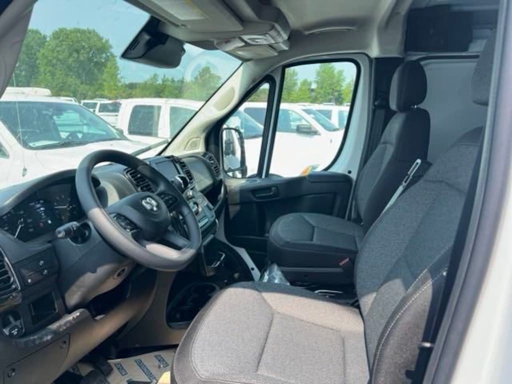 New 2024 Ram ProMaster PROMASTER 1500 TRADESMAN CARGO VAN LOW ROOF 136' W Cargo Van