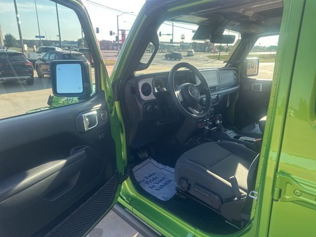 2025 Jeep Gladiator Willys - Photo 18