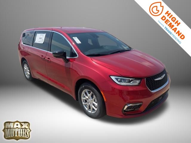 2026 Chrysler Pacifica Select's photo