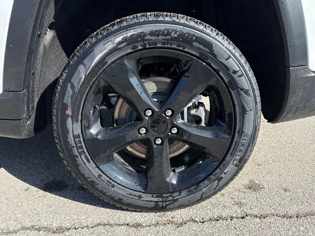2025 Jeep Grand Cherokee Limited photo 4