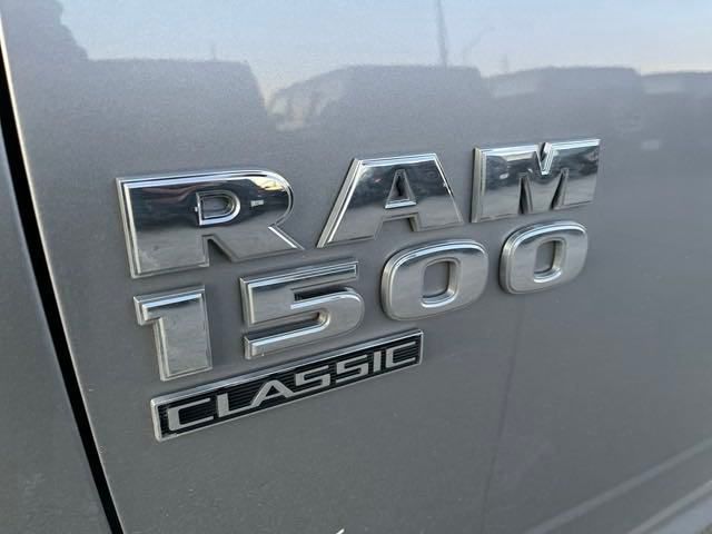 2024 Ram 1500 Classic SLT photo 4