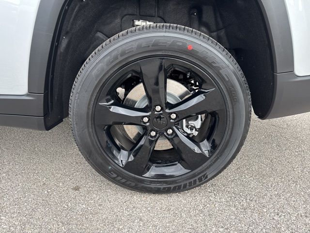 2025 Jeep Grand Cherokee Altitude X photo 4