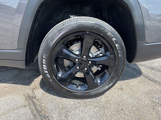 2025 Jeep Grand Cherokee Altitude X photo 4