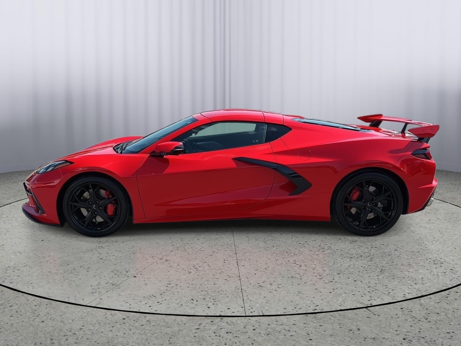 2022 Chevrolet Corvette Stingray 2LT photo 2