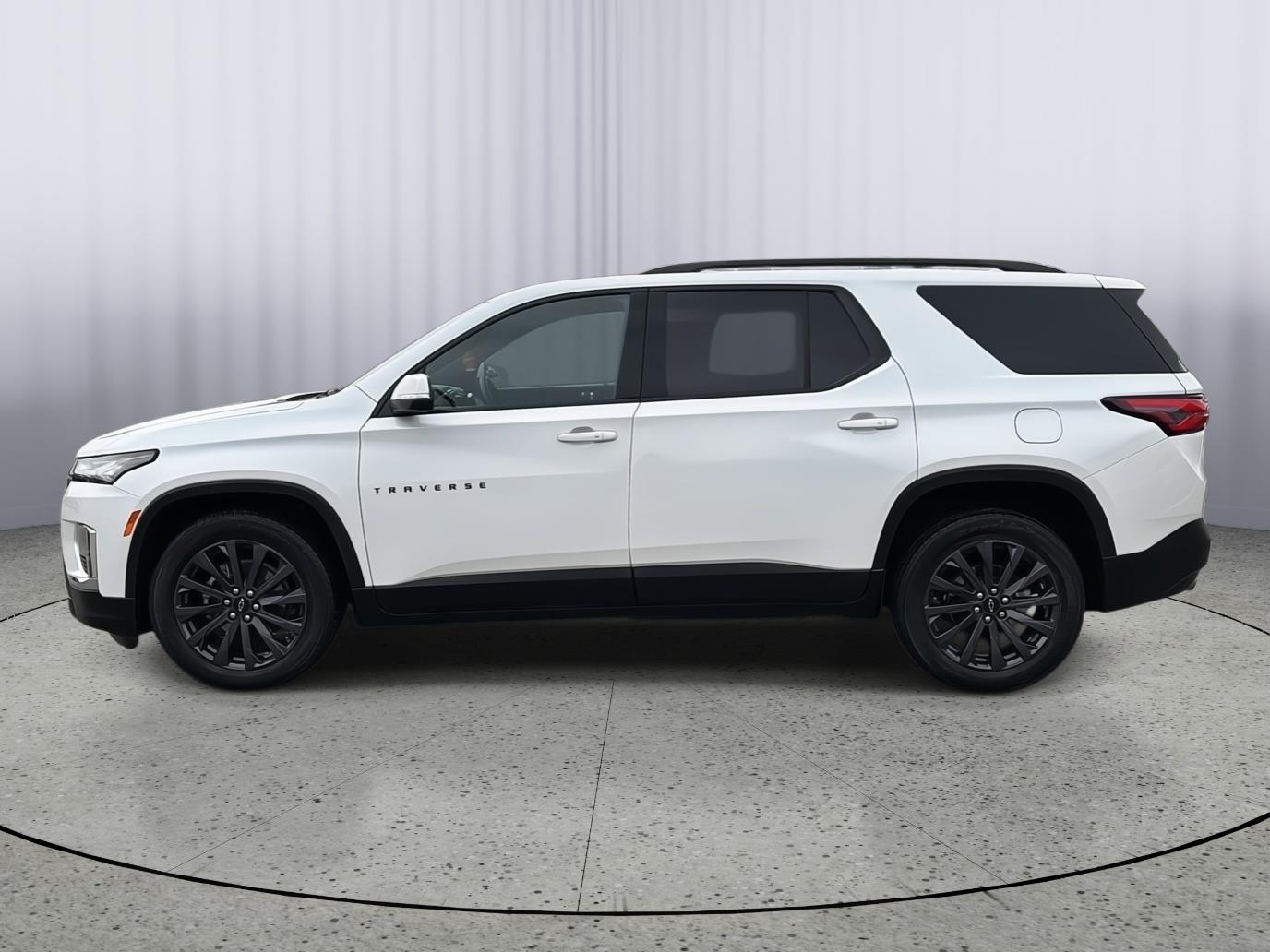 Used 2023 Chevrolet Traverse RS with VIN 1GNEVJKW8PJ288621 for sale in Kansas City