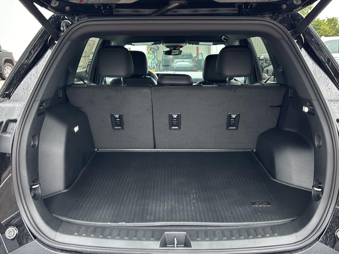 2027 Chevrolet Equinox RS - Photo 18