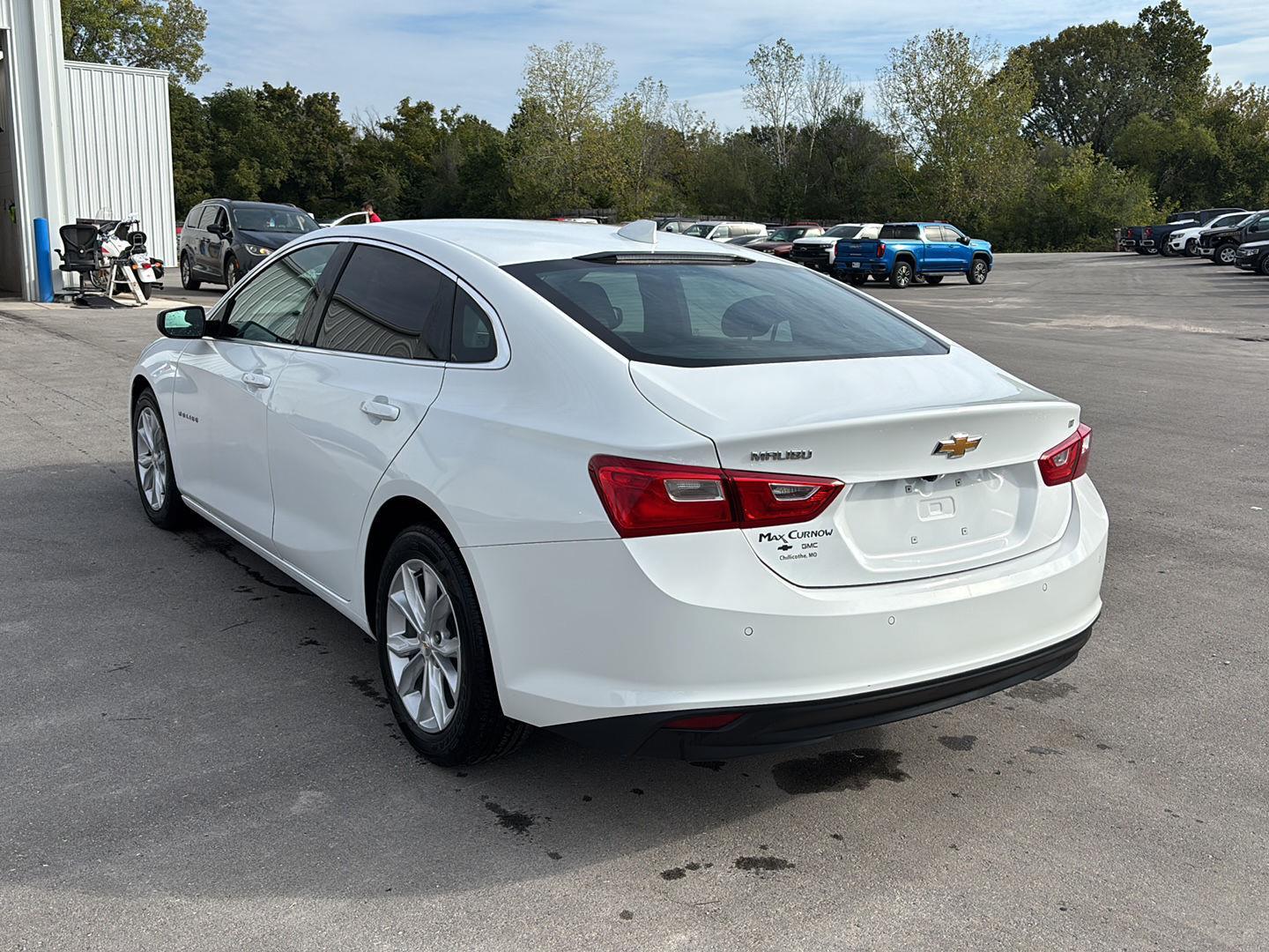 2024 Chevrolet Malibu 1LT photo 3