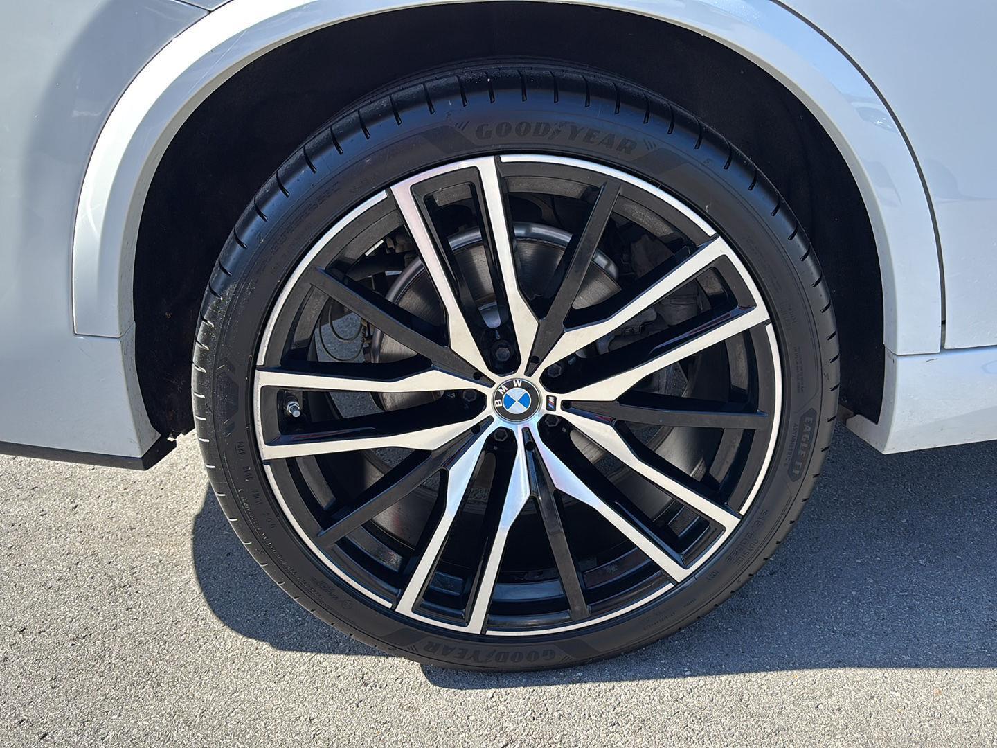 2019 BMW X5 50i - Photo 11
