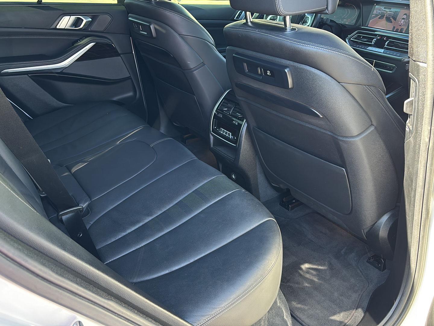 2019 BMW X5 50i - Photo 22