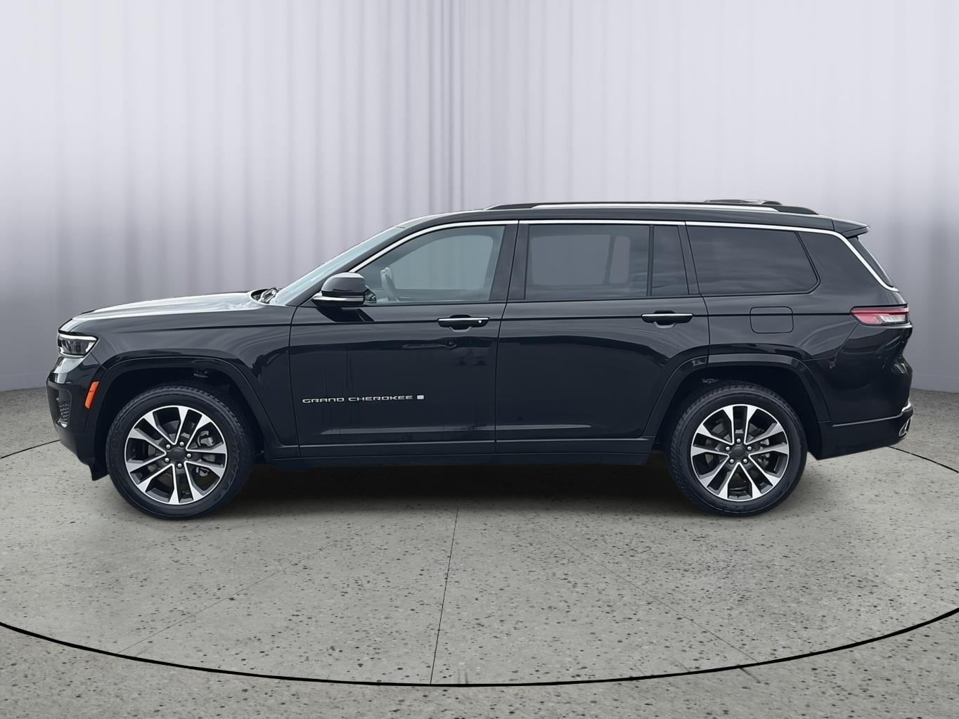 Used 2023 Jeep Grand Cherokee L Overland with VIN 1C4RJKDG2P8732195 for sale in Kansas City