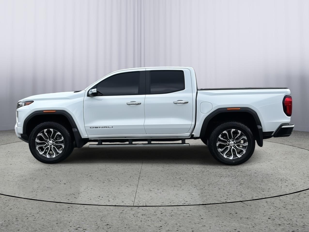 Used 2024 GMC Canyon Denali with VIN 1GTP6FEK7R1296443 for sale in Kansas City