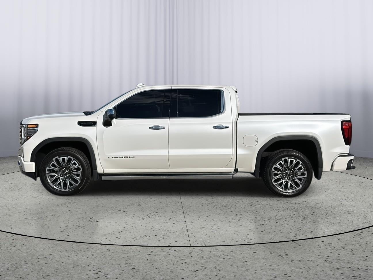 Used 2025 GMC Sierra 1500 Denali Ultimate with VIN 1GTUUHE82SZ156185 for sale in Kansas City