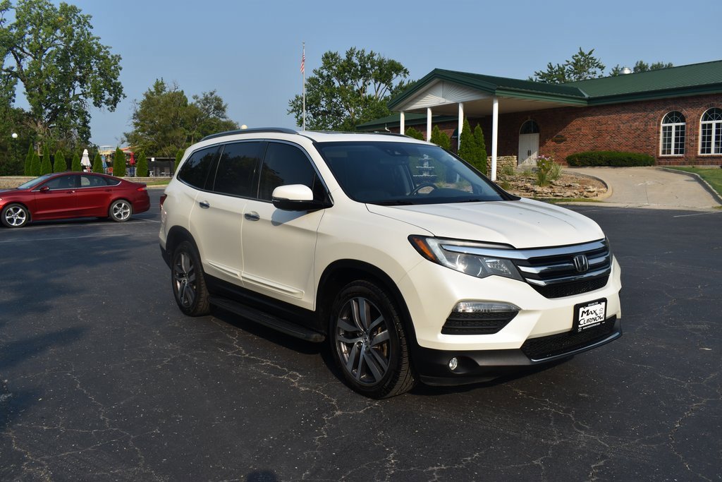 Used 2017 Honda Pilot Elite with VIN 5FNYF6H04HB002632 for sale in Kansas City