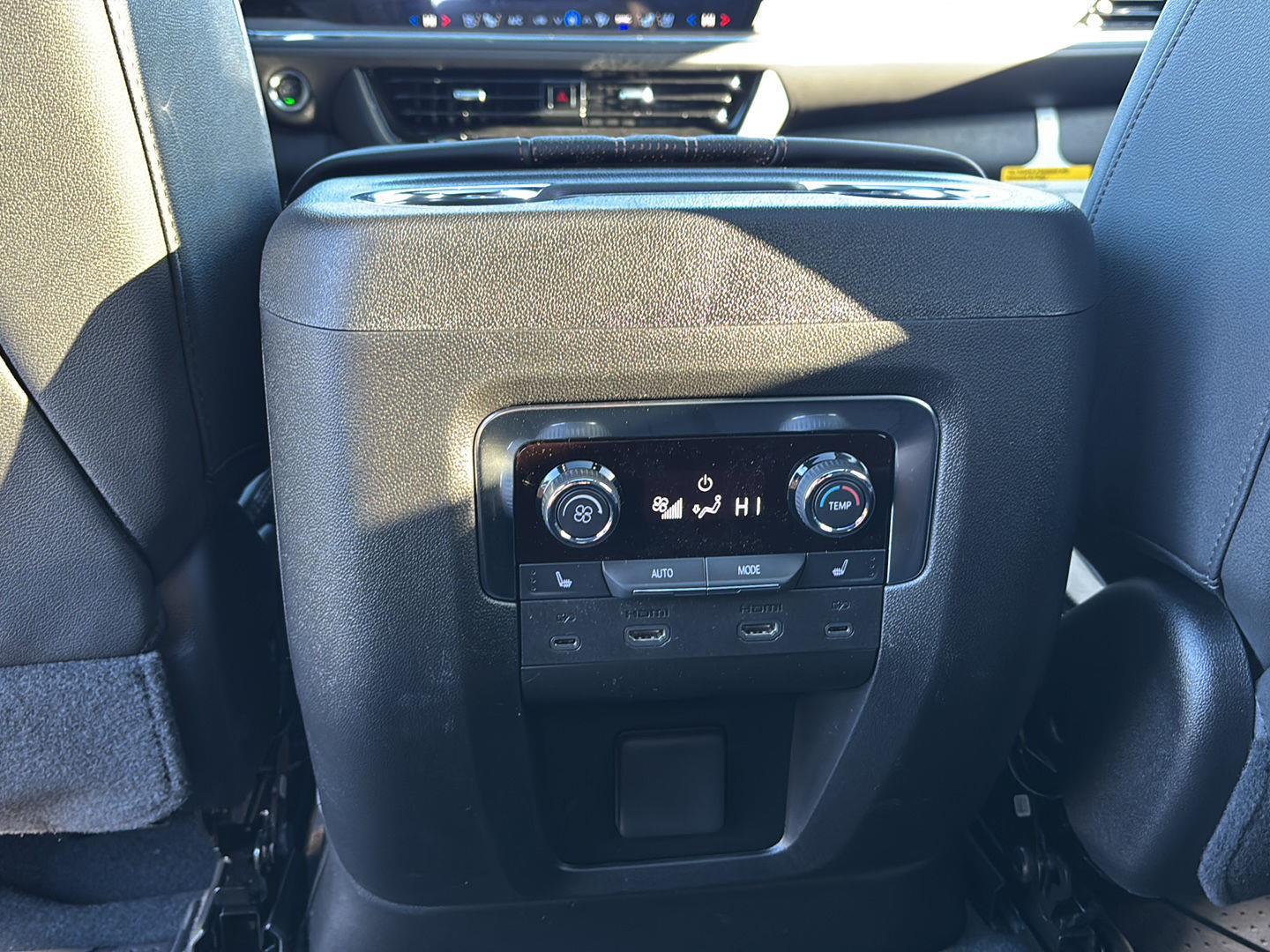 2026 Chevrolet Suburban High Country - Photo 20