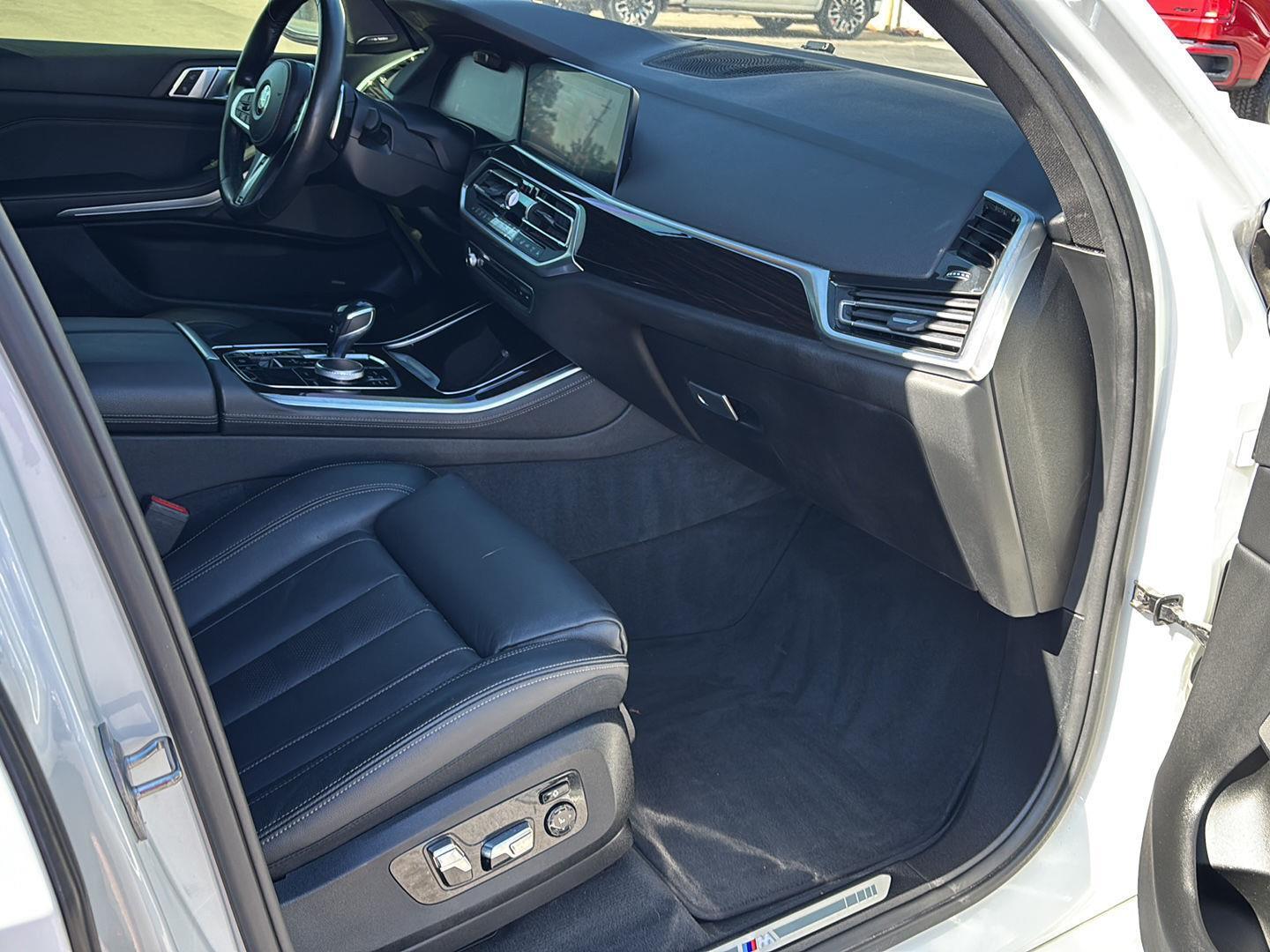 2019 BMW X5 50i - Photo 24