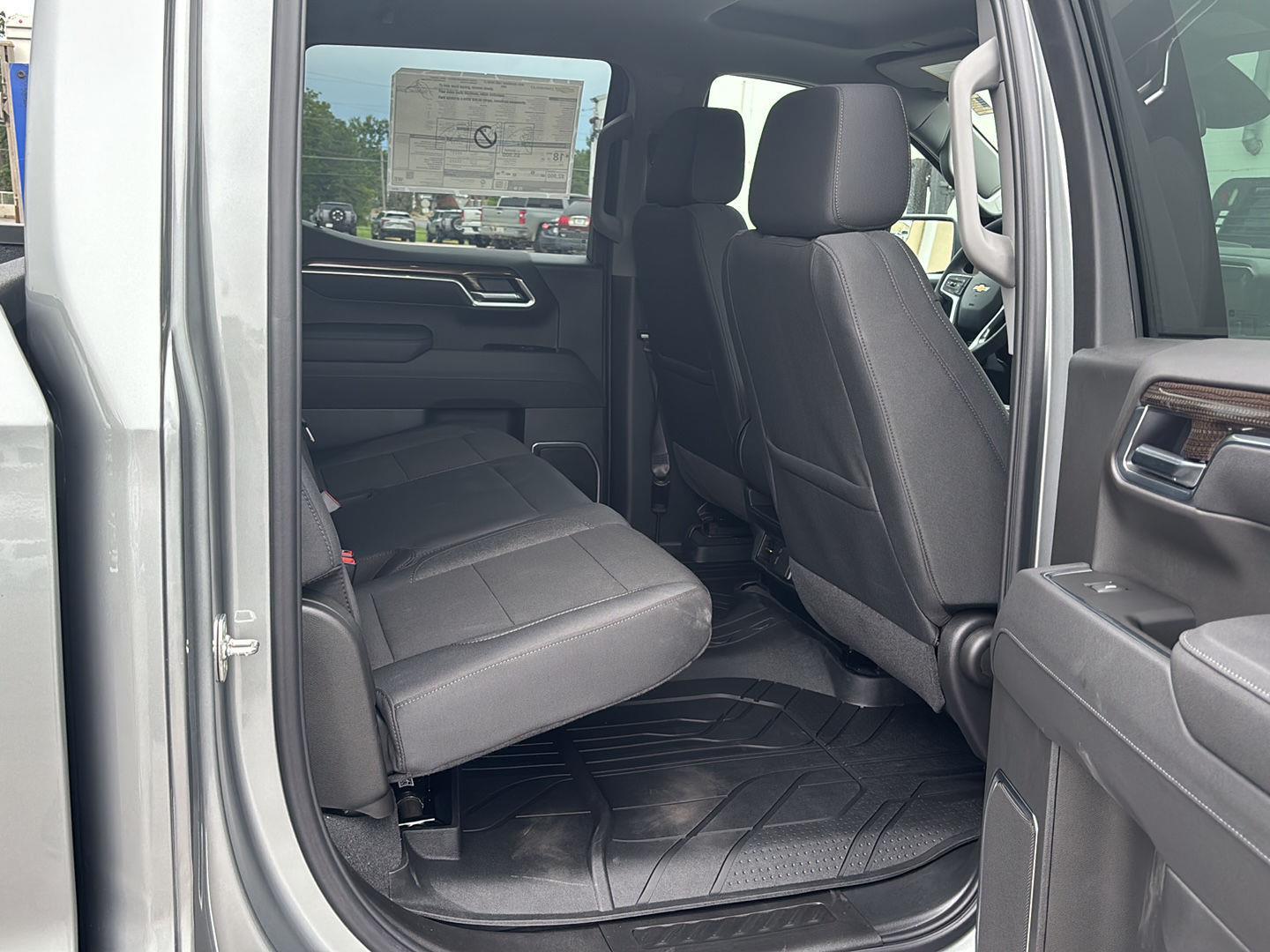 2025 Chevrolet Silverado 1500 LT - Photo 21