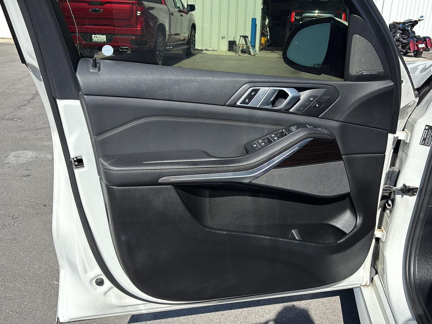 2019 BMW X5 50i - Photo 14