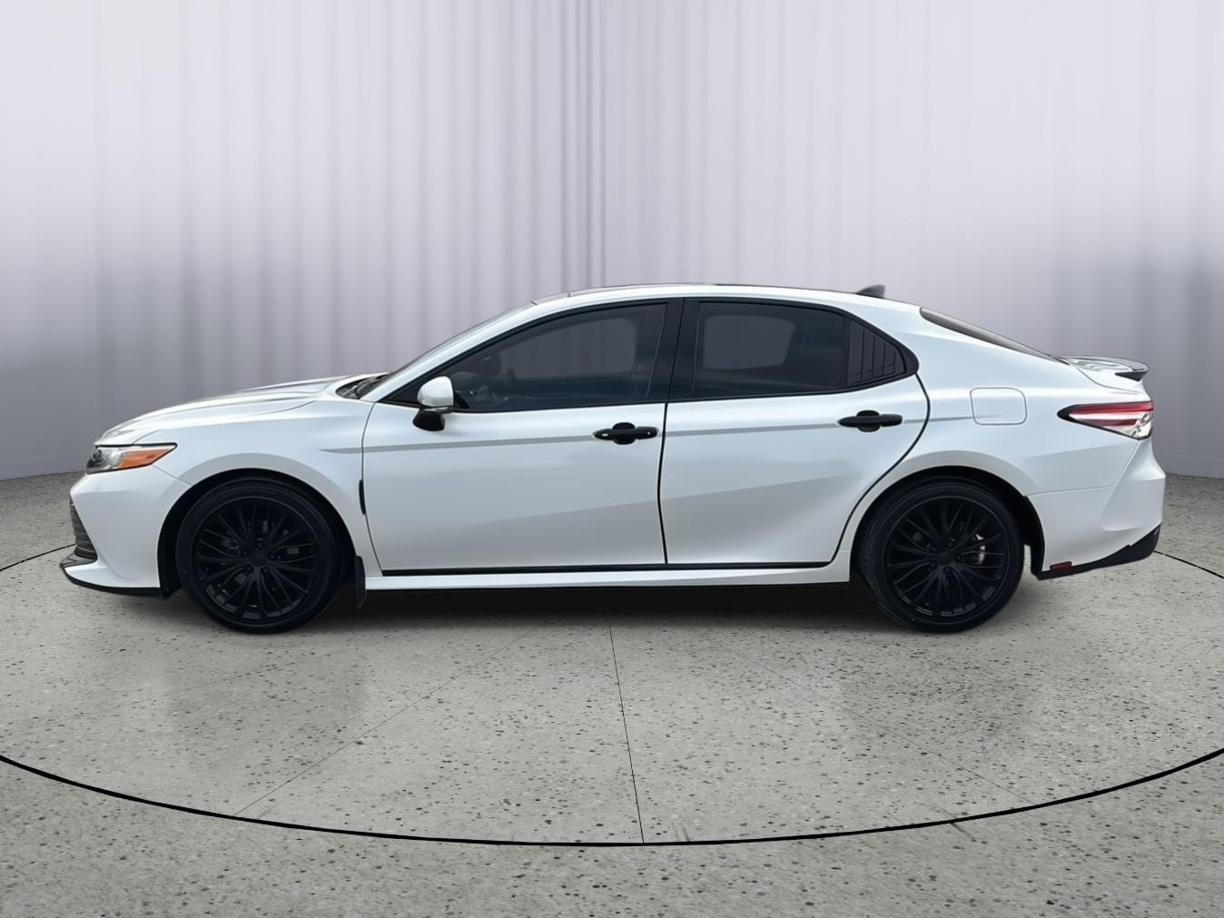 Used 2020 Toyota Camry XLE with VIN 4T1F11AK9LU886745 for sale in Kansas City