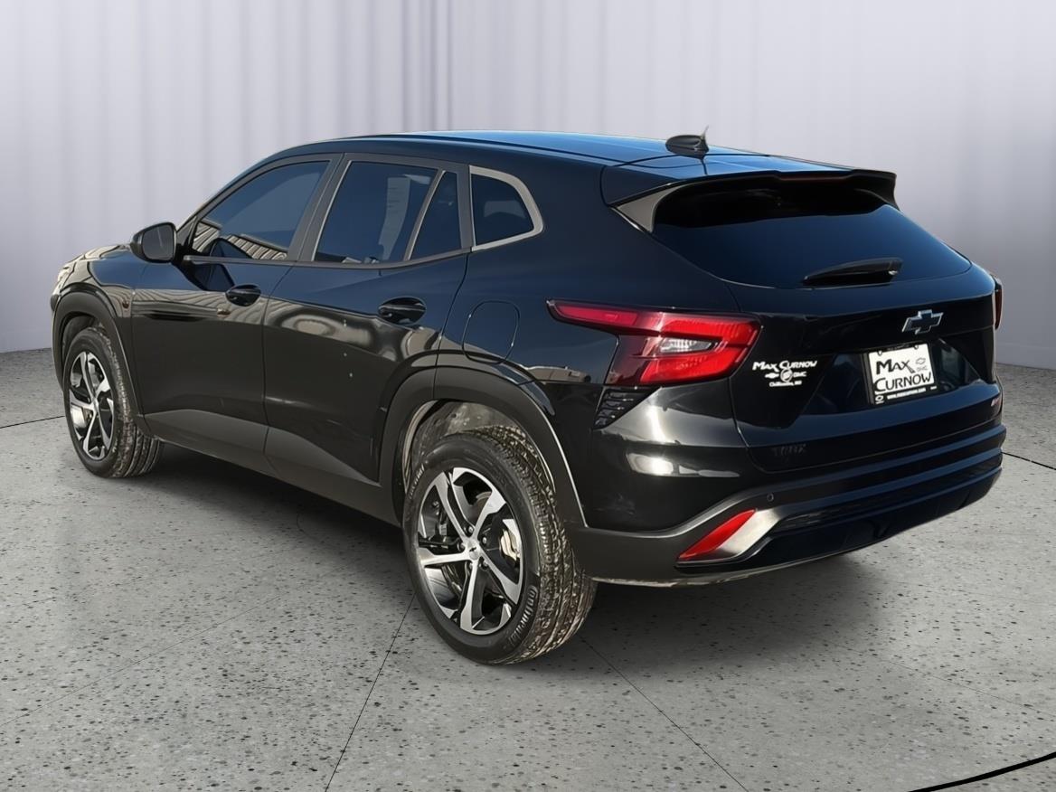 2024 Chevrolet Trax photo 3