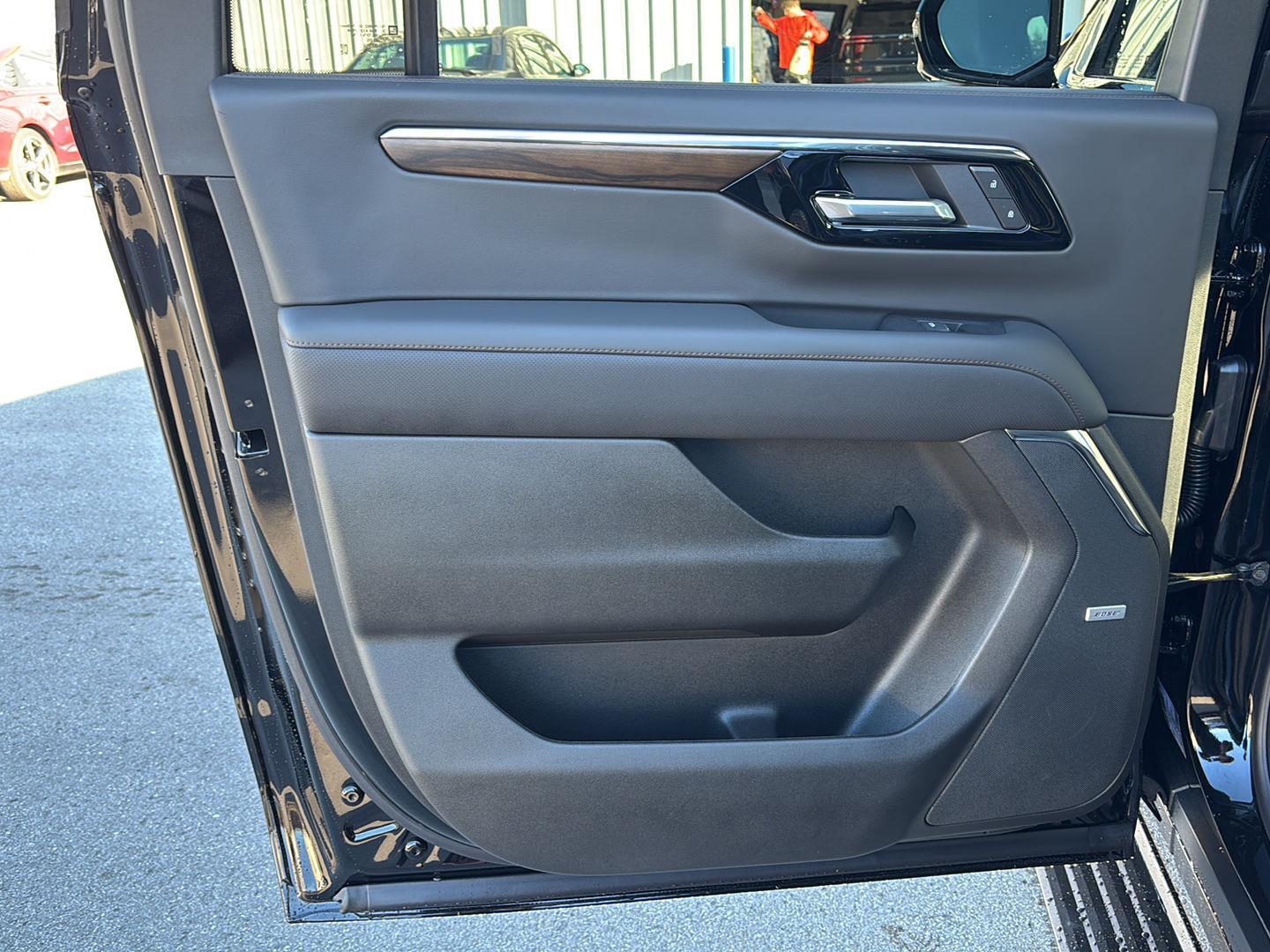 2026 Chevrolet Suburban High Country - Photo 17
