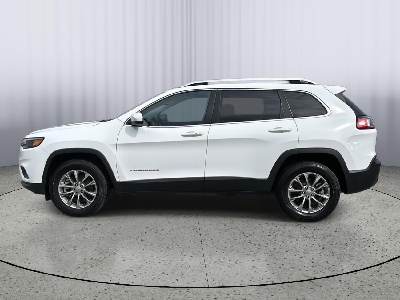 Used 2021 Jeep Cherokee Latitude Plus with VIN 1C4PJMLB6MD111800 for sale in Kansas City