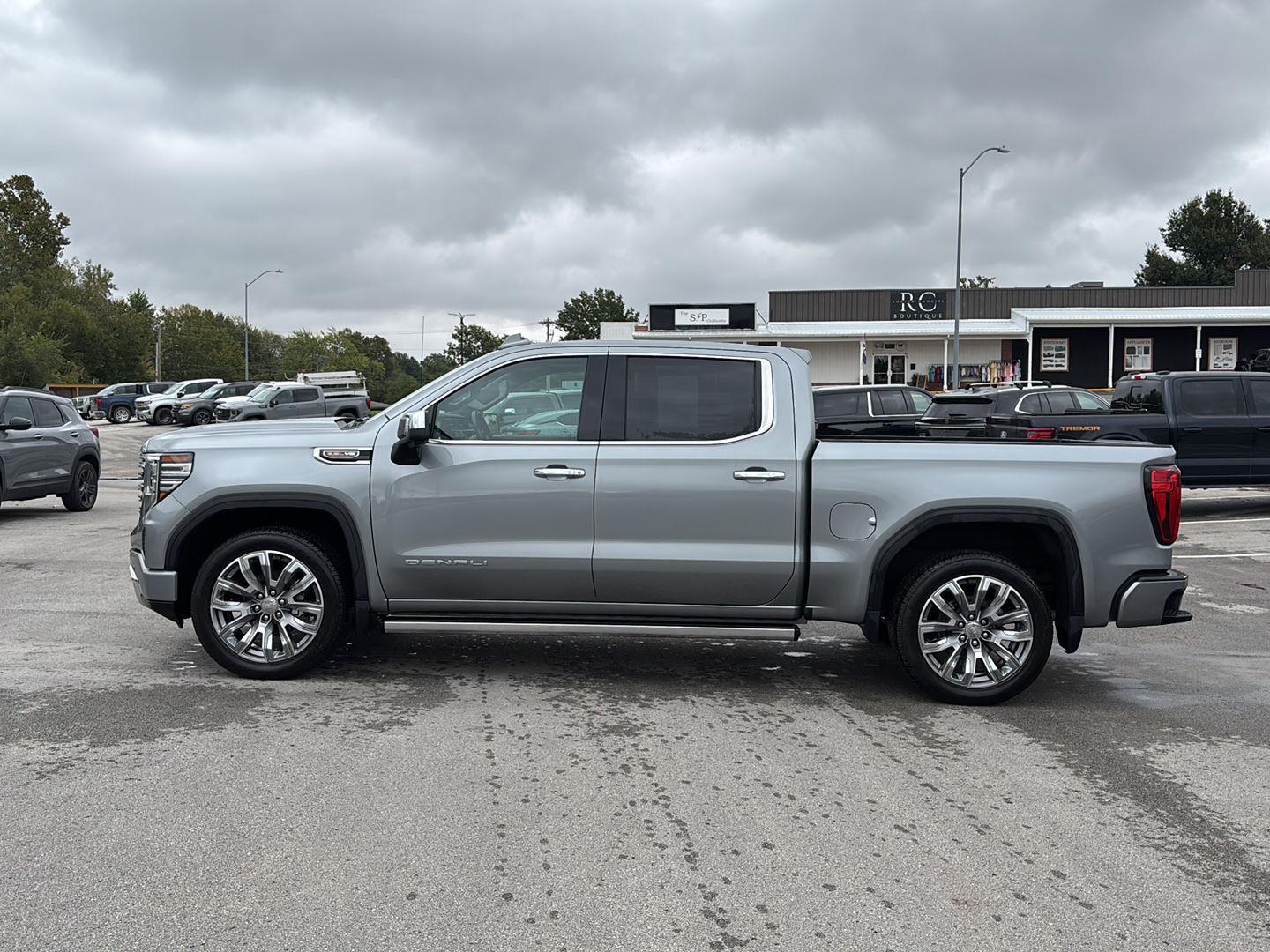 Used 2024 GMC Sierra 1500 Denali Denali with VIN 1GTUUGEL6RZ324502 for sale in Kansas City
