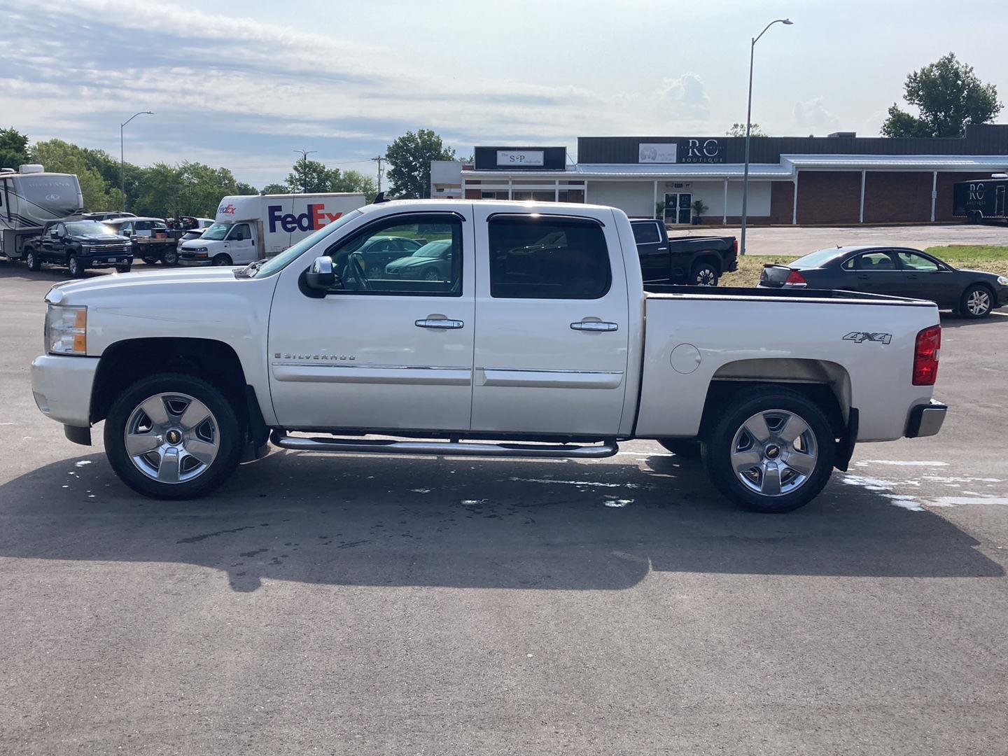 Used 2009 Chevrolet Silverado 1500 LTZ with VIN 3GCEK33M19G171915 for sale in Kansas City