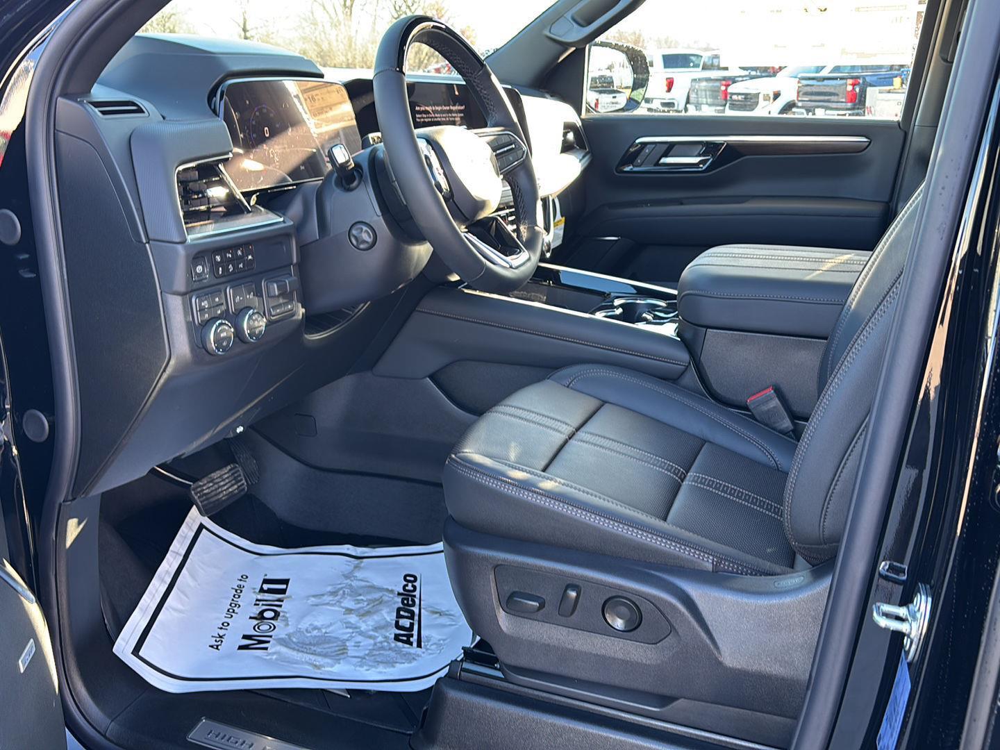2026 Chevrolet Suburban High Country - Photo 15