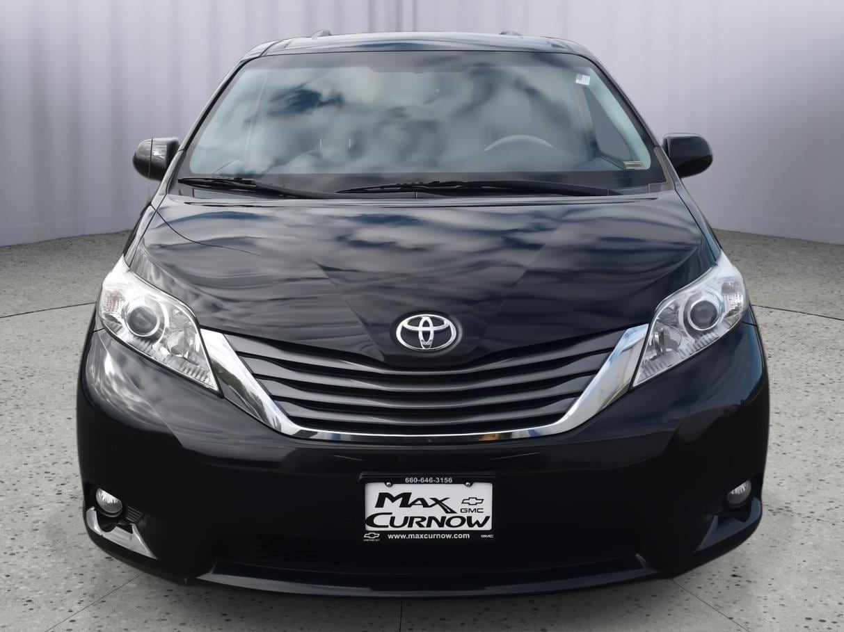 Used 2014 Toyota Sienna XLE with VIN 5TDYK3DC4ES472077 for sale in Kansas City