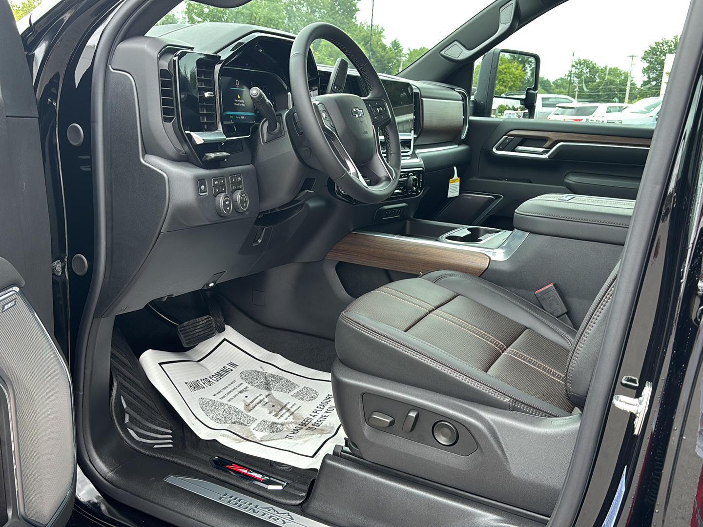 2026 Chevrolet Silverado 2500 HD High Country - Photo 17