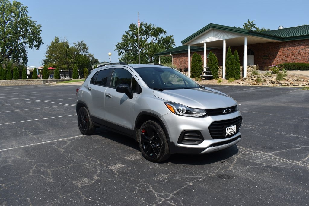 Used 2019 Chevrolet Trax LT with VIN 3GNCJPSB2KL313596 for sale in Kansas City